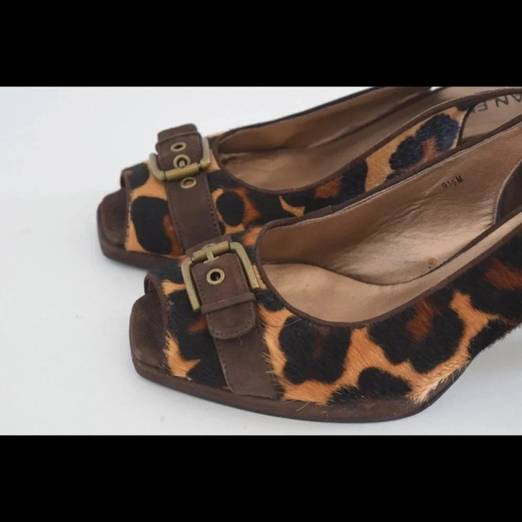 VanEli peep toe sling back pumps - Picture 3 of 8